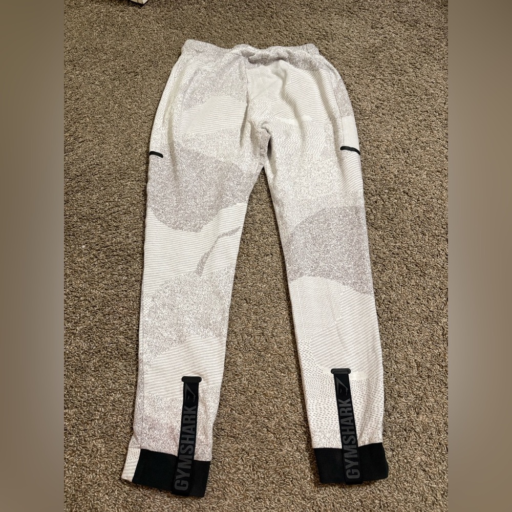 Gymshark Textured Gray and White Pants - Picture 3 of 8